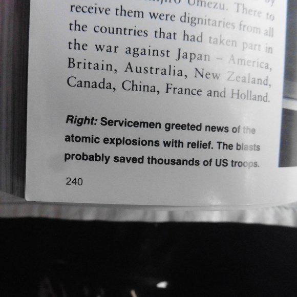 Book: World War ll Ground, Sea & Air Battles - Picture 7 of 8